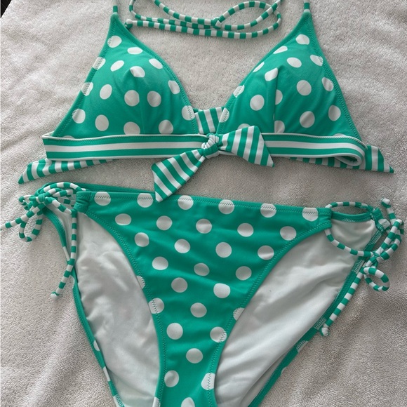 Victoria's Secret Green Polka Dot Bikini - Picture 1 of 1
